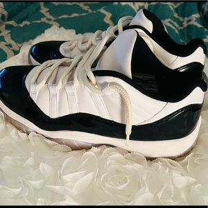 Air Jordan Retro 11 Low “Emerald”